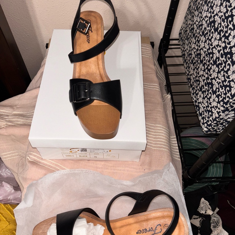Forever 21 Black Platform Sandals